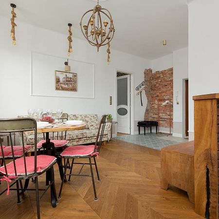 Apartment On The Warsaw Square By Noclegi Renters Bagian luar foto