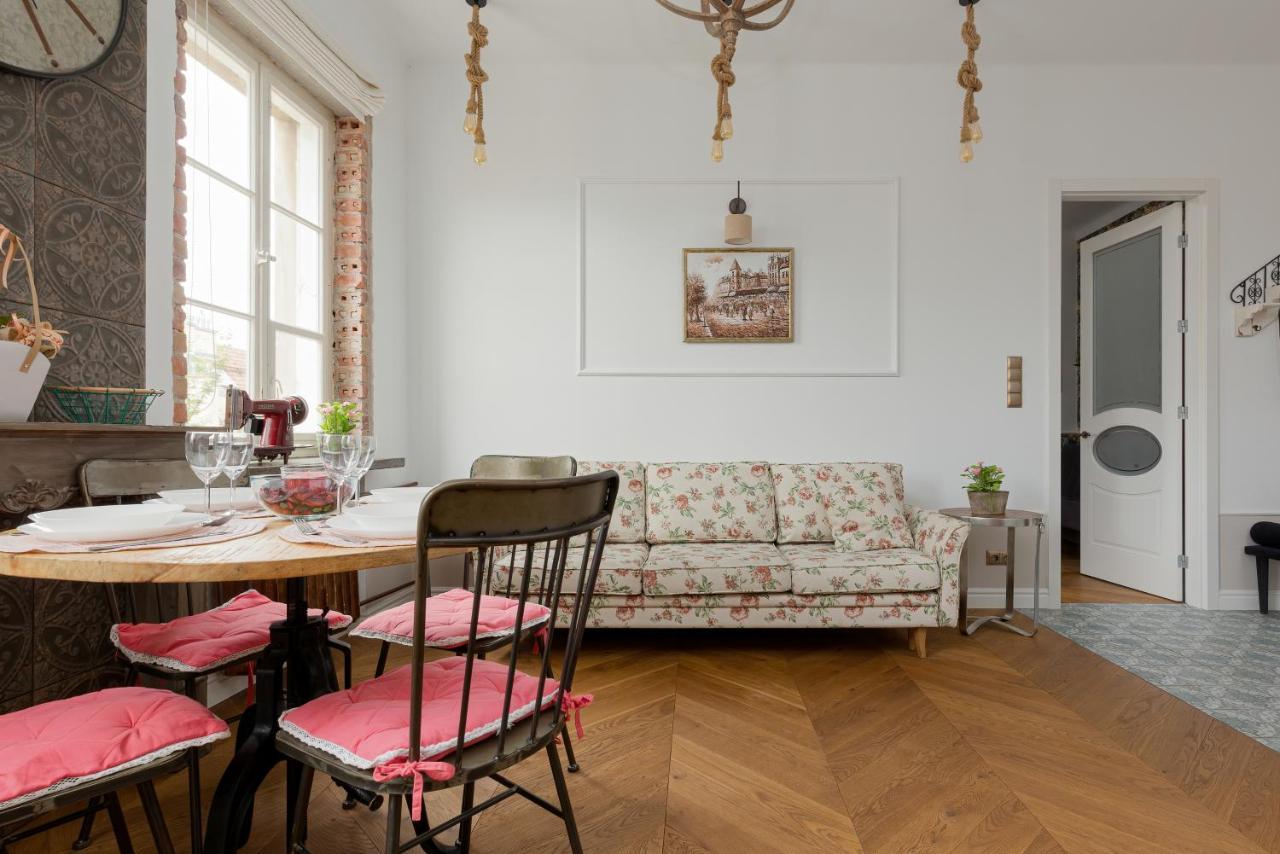 Apartment On The Warsaw Square By Noclegi Renters Bagian luar foto
