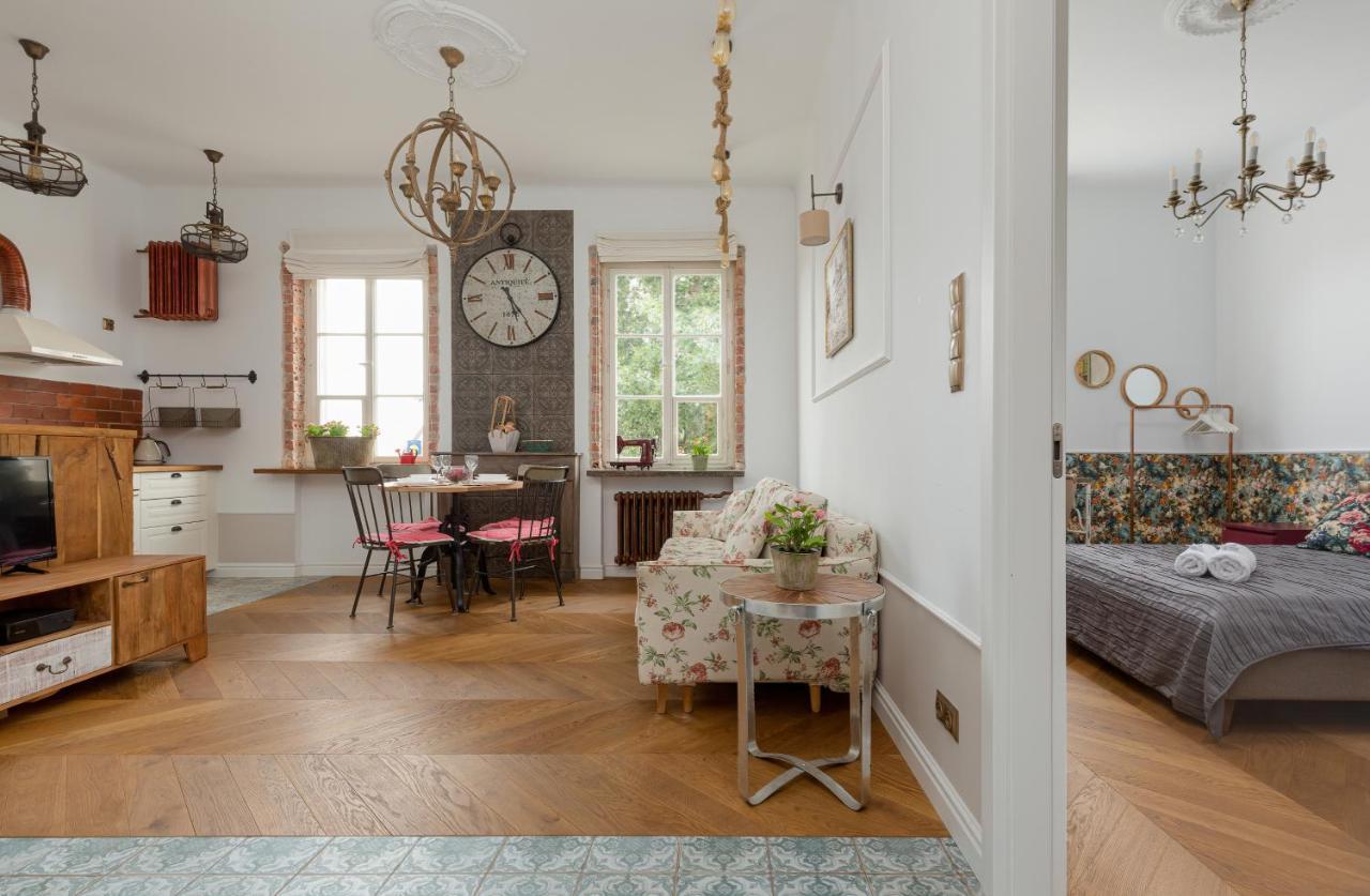 Apartment On The Warsaw Square By Noclegi Renters Bagian luar foto
