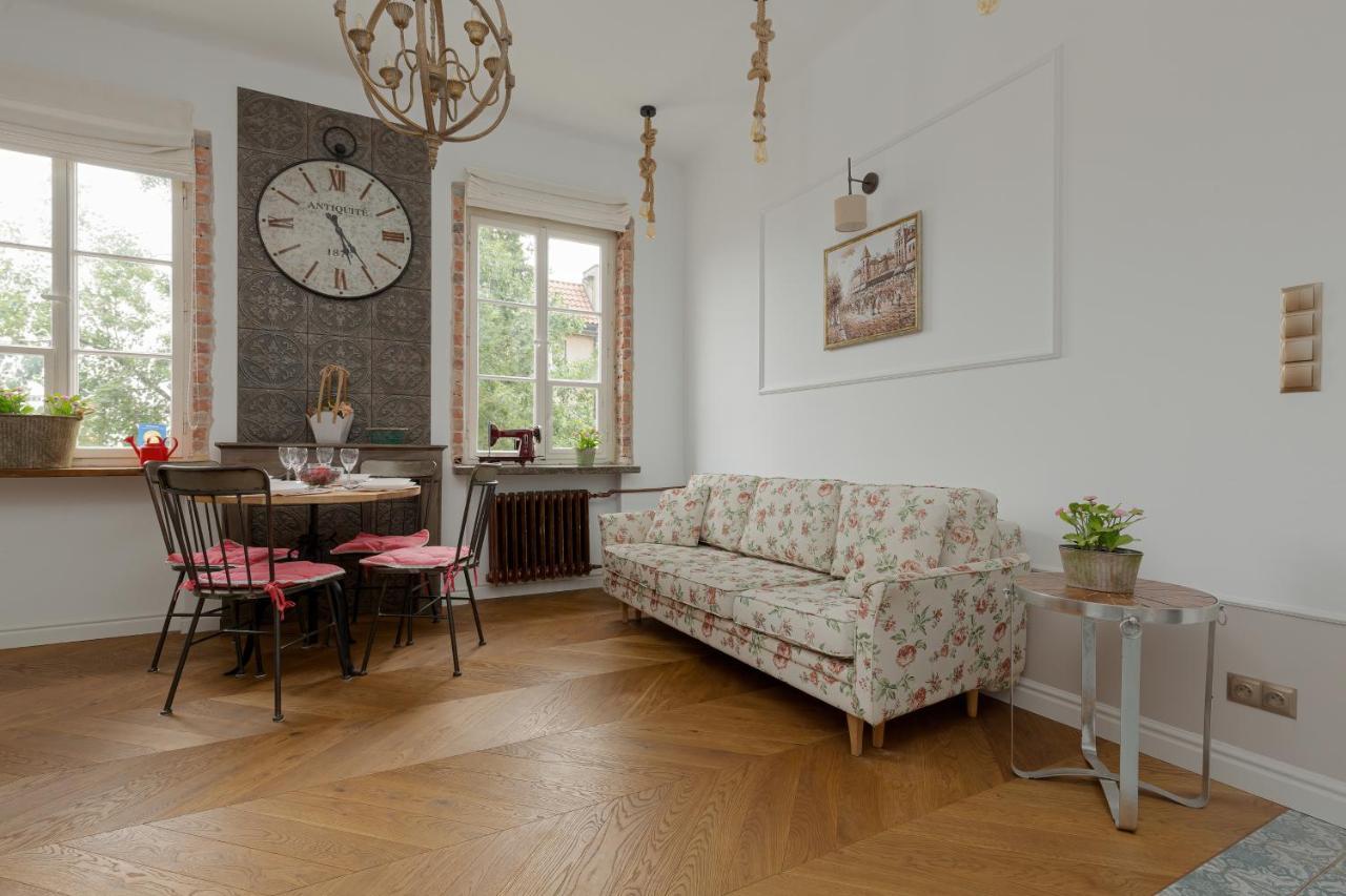 Apartment On The Warsaw Square By Noclegi Renters Bagian luar foto