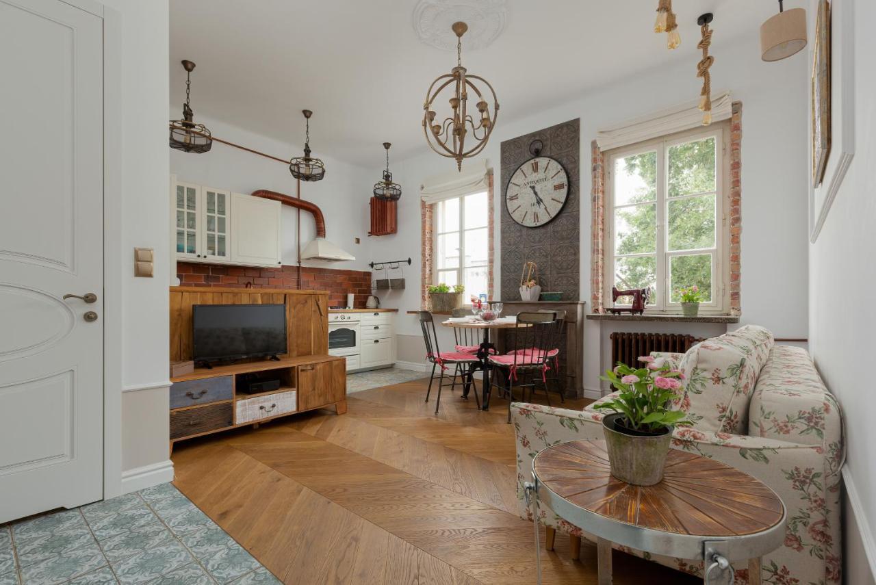 Apartment On The Warsaw Square By Noclegi Renters Bagian luar foto