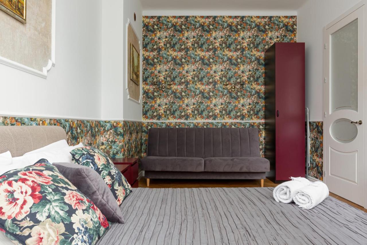 Apartment On The Warsaw Square By Noclegi Renters Bagian luar foto